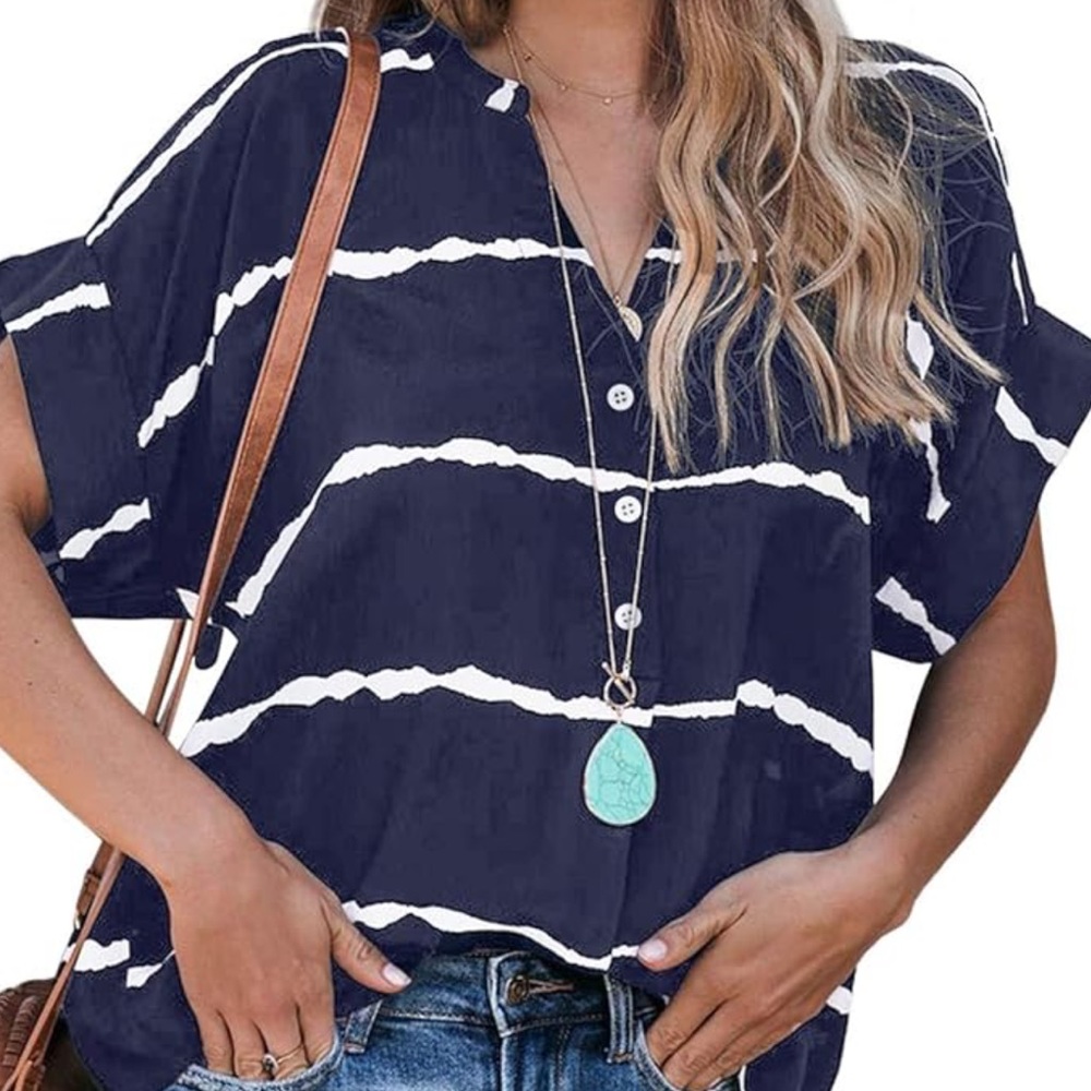 Casual blouse! Flowing and soft